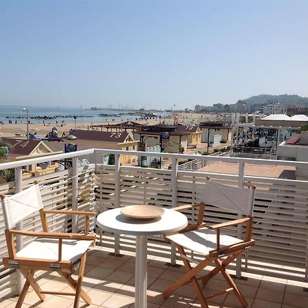 Hotel Bristol Cattolica Zewnętrze zdjęcie