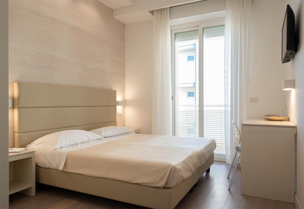 Hotel Bristol Cattolica Zewnętrze zdjęcie