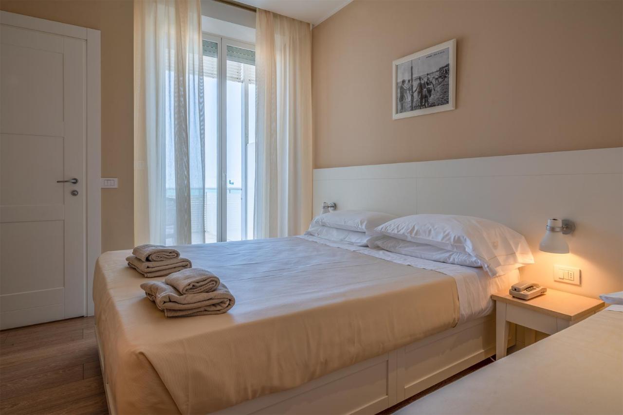 Hotel Bristol Cattolica Zewnętrze zdjęcie