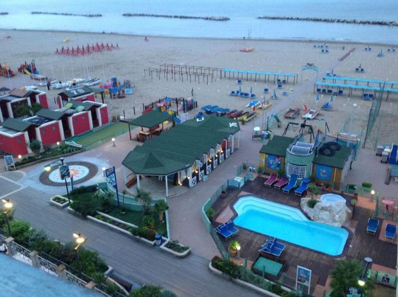 Hotel Bristol Cattolica Zewnętrze zdjęcie