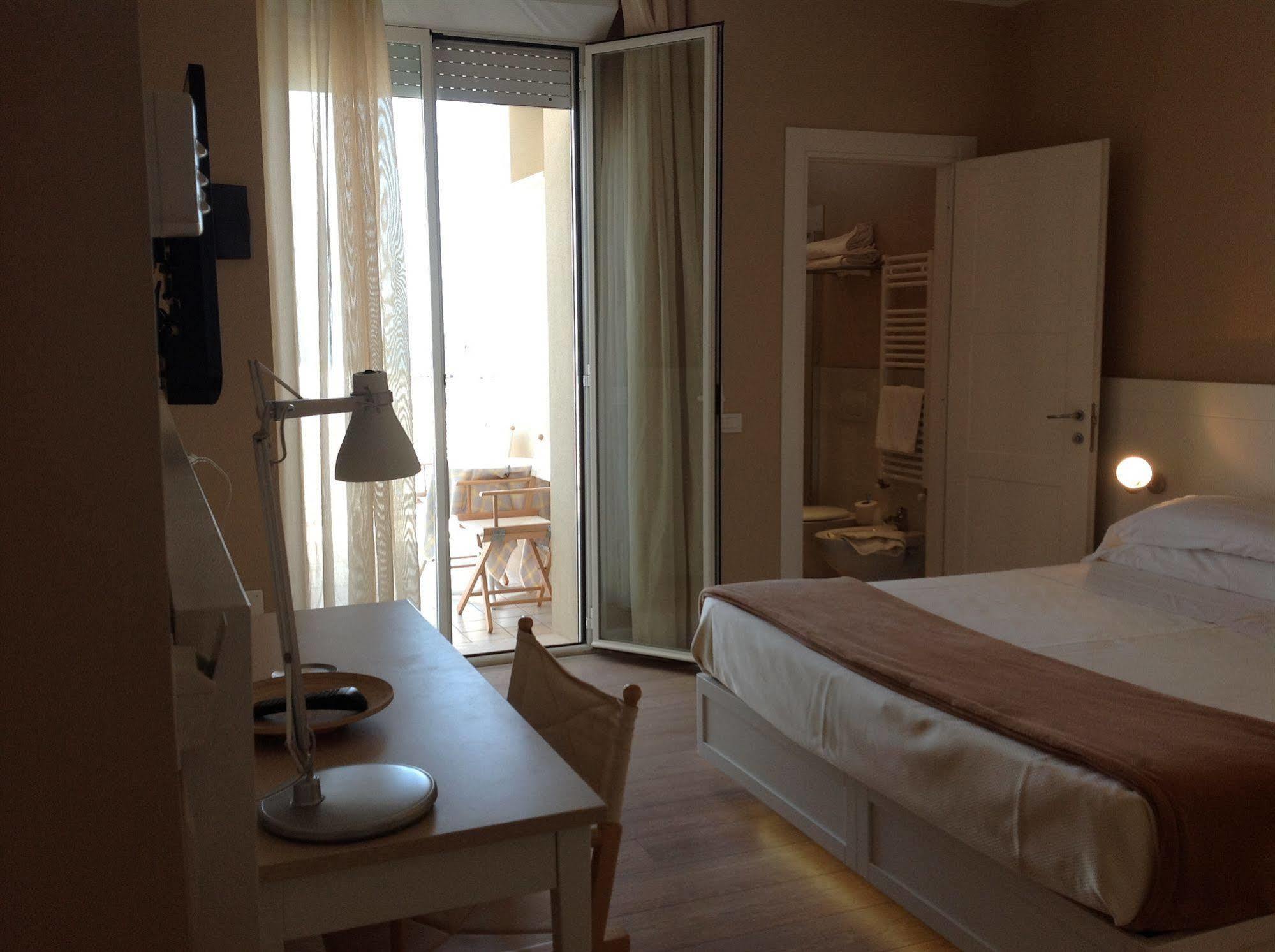 Hotel Bristol Cattolica Zewnętrze zdjęcie