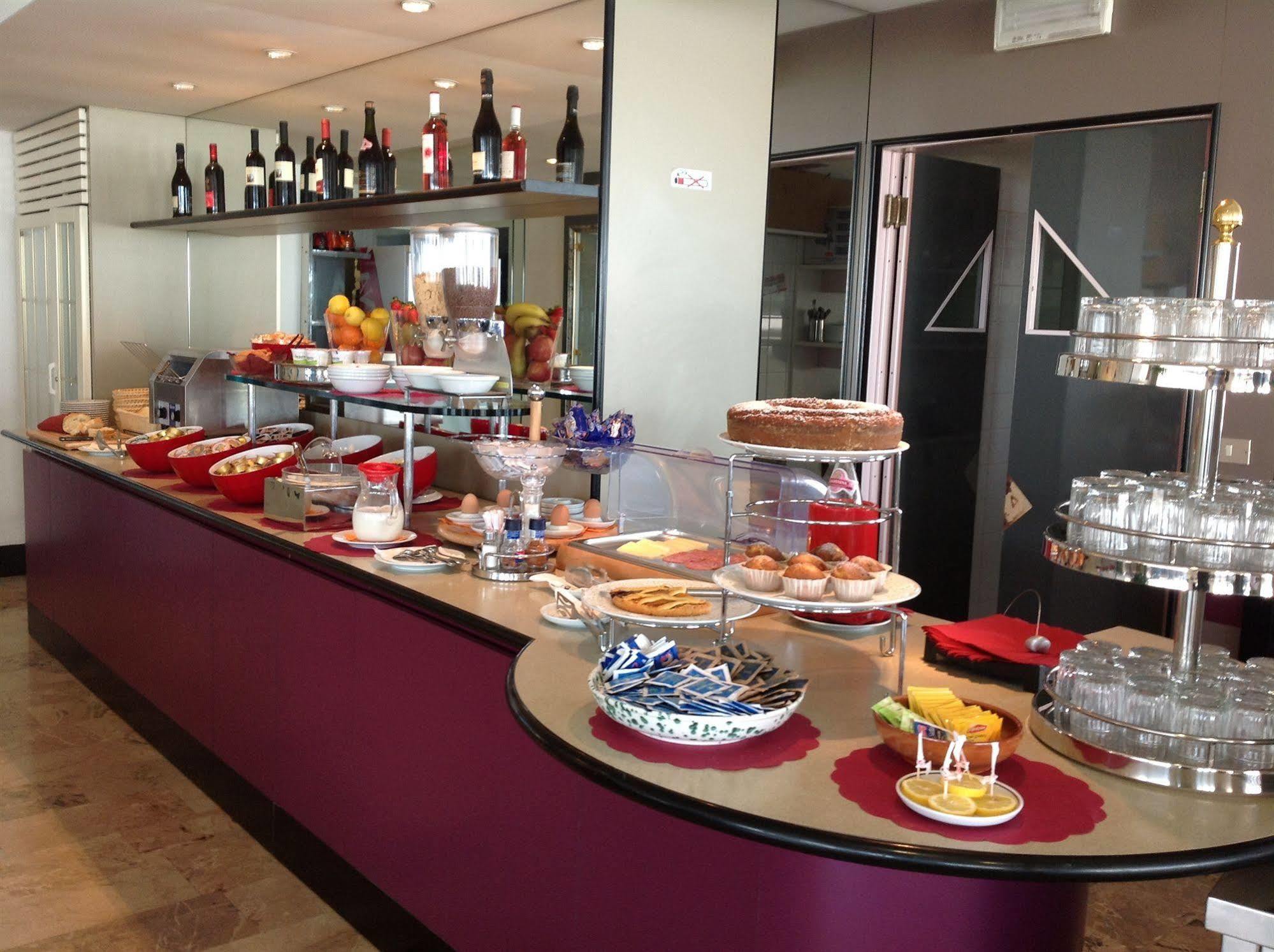 Hotel Bristol Cattolica Zewnętrze zdjęcie