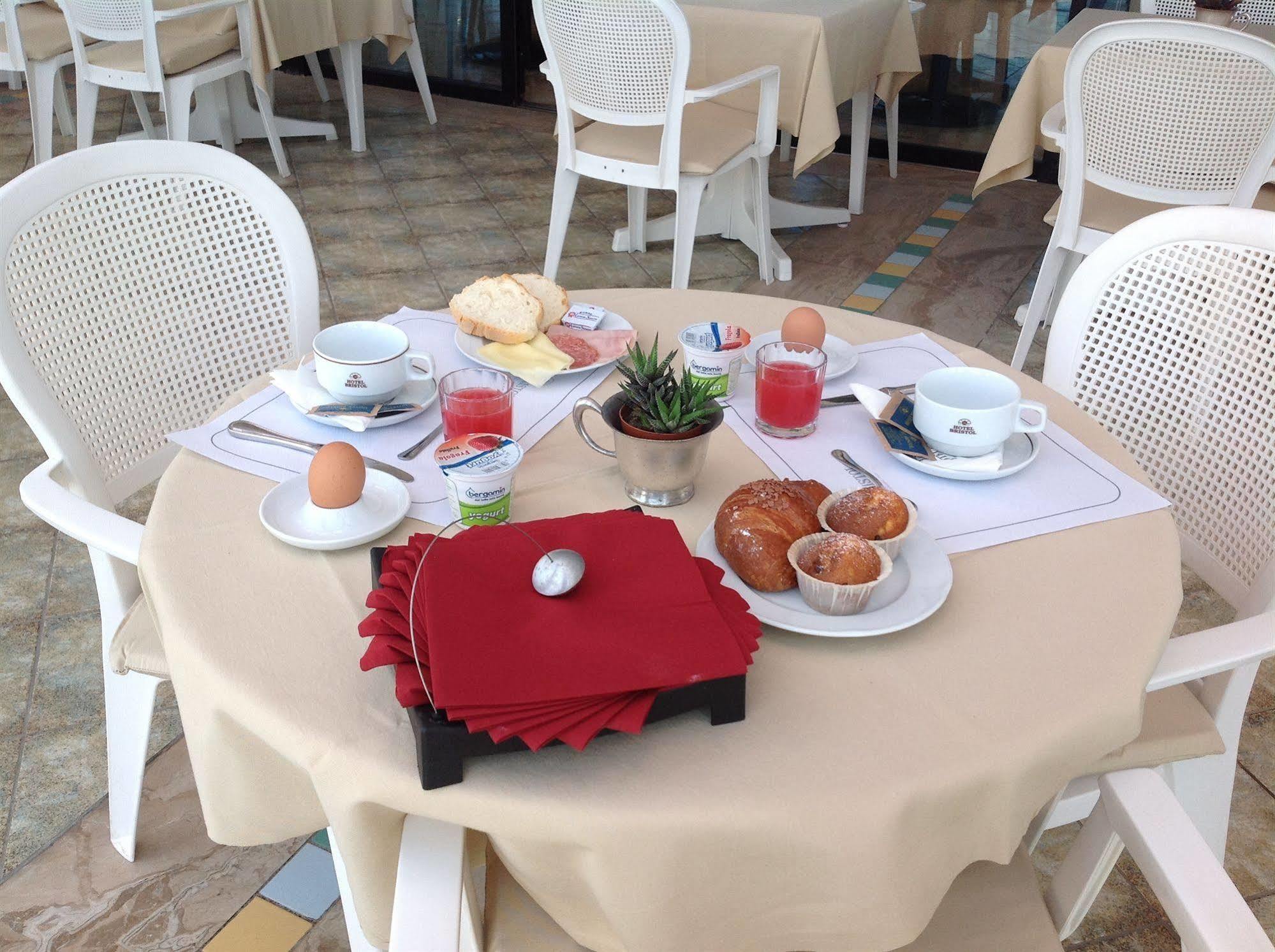 Hotel Bristol Cattolica Zewnętrze zdjęcie