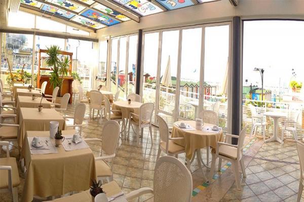 Hotel Bristol Cattolica Zewnętrze zdjęcie